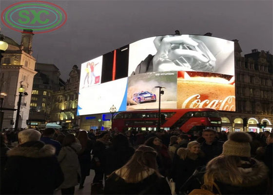 Einstellbarer Winkel Outdoor-Riesen-LED-Werbetafel anpassen LED-Panel im Stadtzentrum