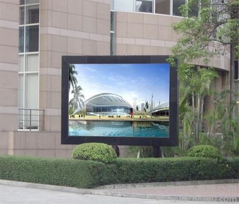 Wasserdichtes Outdoor-Full-Colour-LED-Display P10 1R1G1B mit langer Sichtweite