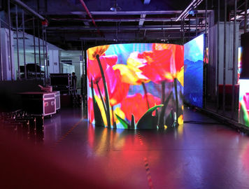 Innenraum P4 RGB LED-Display Pixeldichte 62500, SMD flexibler LED-Bildschirm 3G WIFI Innenraum Vollfarb-LED-Display