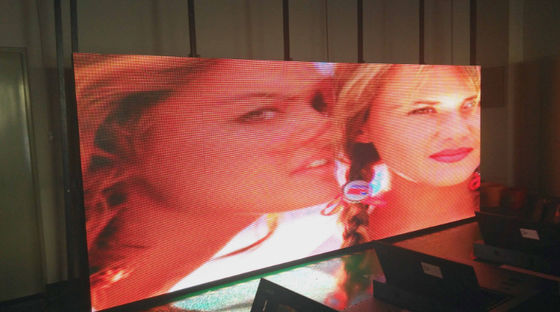 Werbung COB P2.5 IP65 Led Wand Bühnenbildschirm Innenraum Helligkeit 800, 3G WIFI