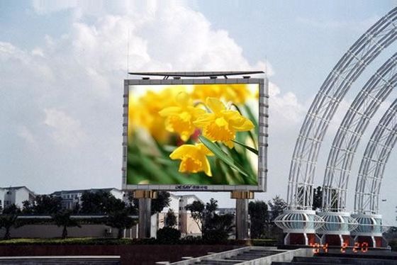 P10 Outdoor LED Display 10mm Pixelabstand 5000cd/m2 Helligkeit