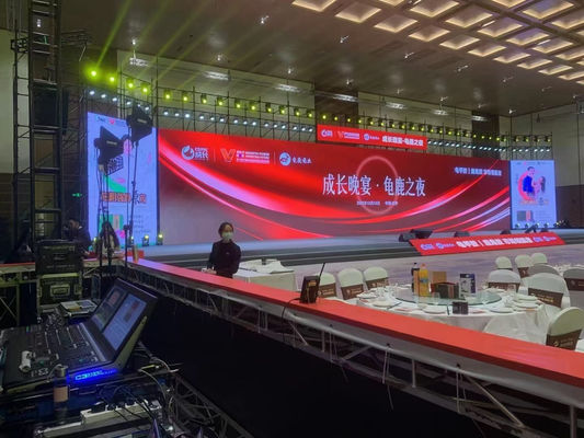 Innenraum-Full-Colour-LED-Display P2.5 mit SMD1515-LED-Typ und 1RGB-Konfiguration mit hoher Auflösung und stabilem Bild