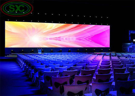 Indoor-Vollfarb-LED-Display, das klare, nicht flackernde Bilder mit hoher Helligkeit liefert und den Industriestandards entspricht.