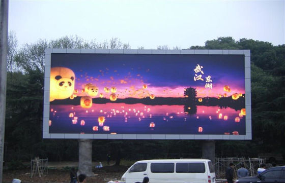 P8 Outdoor High Brightness Full Color LED Display 8mm Pixel Pitch IP65 Wasserdicht