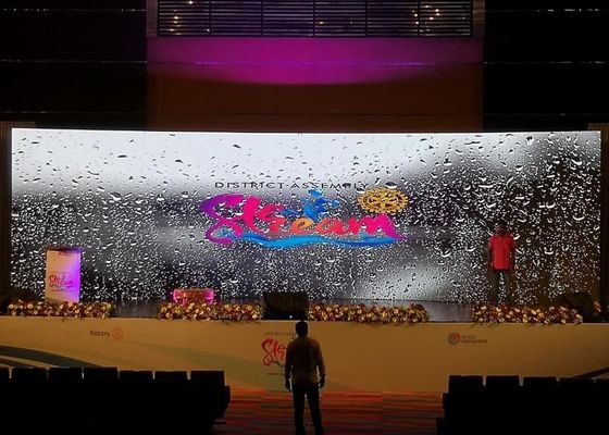 Hochwertige, helle, helle, wasserdichte, vollfarbige LED-Display-Wand für den Außenbereich COB P2.5