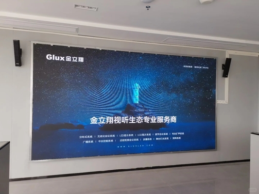 Vermietung von geschwungenen Bildschirmen/Festige Innenraum-Full-Colour-LED-Display-Bildschirm Kleiner Tonstand 640mm*640mm P2.5 Ultra-Clear