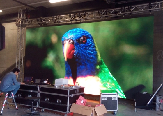 P3.91 Hochhelligkeits-Bühnenmiete Innenraum-Full-Colour-LED-Display mit Aluminium-Gießschrank