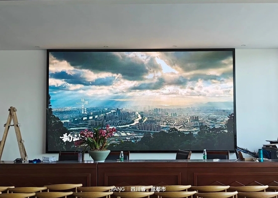 SMD3535 P2.5 Indoor Druckguss Aluminium Schrank Vollfarb LED-Display DC5V Werbemodul 160*160mm