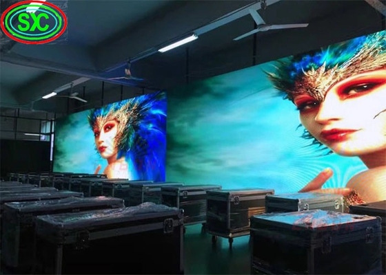 Die-Cast Aluminium Gehäuse Einfache Installation Modul Auflösung SMD P4 Indoor HD Full Color LED Display