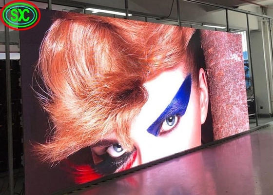 Druckguss-Aluminium-Bühnenbildschirm Große HD 160x160mm P2.5 Innenraum Ultra-HD Energieeinsparende LED-Videowand