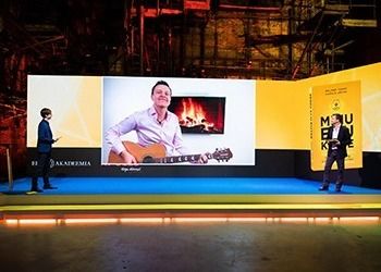 P3.91 Innenraum-Full-Colour-LED-Display, wasserdicht, mit versiegeltem Stahlschrank