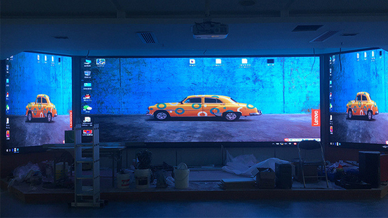 Einkaufszentrum Mietbildschirm Aufgehängte LED-Bühne Hintergrund P2 HD 128 * 64 Auflösung