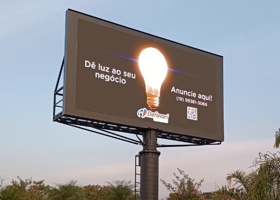 Innenwerbung RGB Aufgehängte LED-Bildschirmverleih P4 Wasserdicht, Unterhaltung, hochauflösend