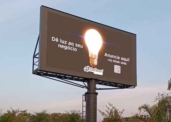 Guter Preis Miete Vollfarbe Hängende LED-Anzeige P8 Außenwasserdicht IP65 DC5V 32*16 Auflösung Online