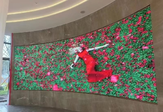 angepasst Flexible Full Color LED-Display für den Innenbereich HD P1.5 Über 1300cd Helligkeit
