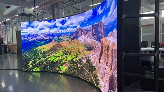 angepasst Flexible Full Color LED-Display für den Innenbereich HD P1.5 Über 1300cd Helligkeit