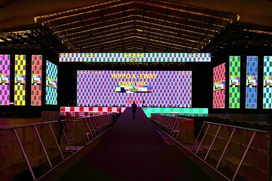 Druckguss-Aluminiumbildschirm Festinstallation/Vermietung Anpassungsfähiger Konferenzraum Ultra HD P2.5 Kleine Tonhöhe Innenraum-Full-Colour-LED-Display