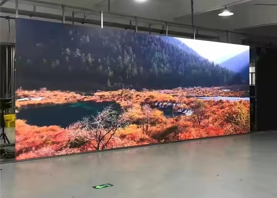Kurvbildschirm Indoor 1/16 Scanmodus 32x32 Dot P6 LED Ultra HD-Display