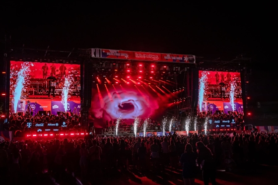 Große Leihbühnenbildschirm 7500cd/m2 Vollfarbe LED-Display Innenvideowand Veranstaltung Hochleistung