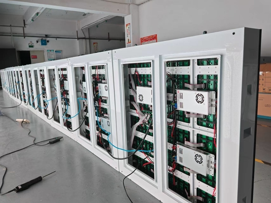 P0.9 P2.6 P3.91Tadium Einkaufszentrum LED-Plakate Eisen- und Stahlboxen