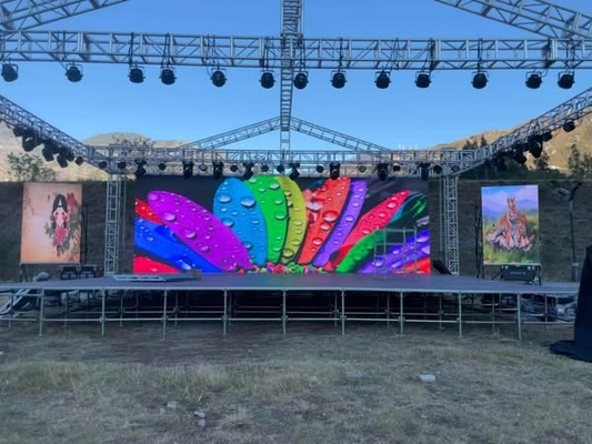 2500nits Helligkeit P3 Indoor LED Rental Video Display Panel mit Air-Plug Verbindung Design Pixeldichte 111111 Punkte/m2