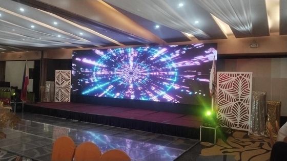 Standard SMD1515 P2.5 Vollfarbiges Indoor Hanging LED-Display im Aluminiumschrank