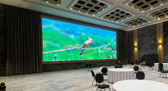 3840Hz High Refresh und CS2033 IC Die hochwertigen Eigenschaften von Indoor Full Color LED Display P2