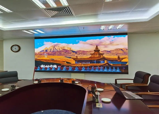 Festinstallation in Innenräumen mit P5-LED-Wand mit einer Erneuerungsrate von 3840 Hz für Tagungsräume