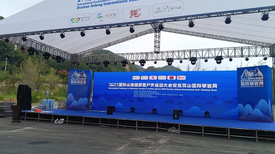 Outdoor-Einkaufszentrum Straßenwerbung LED-Panels P10 Große Farb-LED-Bildschirm