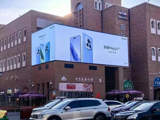 Hochauflösendes Outdoor-P10-Full-Colour-LED-Display mit stabiler Leistung für Fernsehsignale 10mm Pixel Pitch 7000 cd/m2 Helligkeit 16.7 Millionen Farben IP65/IP54 Schutz 800 W/m2 Maximalleistung