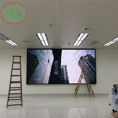 Eisen-/Guss-Aluminium-Full-Colour-LED-Display für Videowände 7 Jahre Lebensdauer und 3 Perioden Bester Blickwinkel 2m-10m