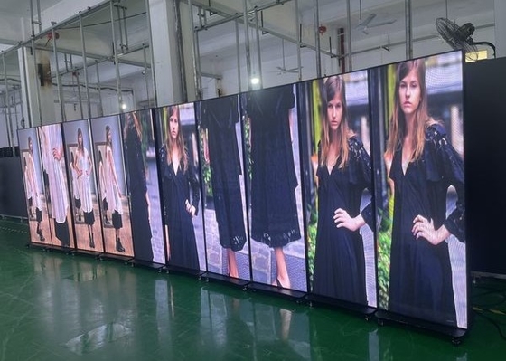 Innenfläche Stehende Mietkontrolle P2.5 LED-Posteranzeige, hochauflösend ohne Verzögerung