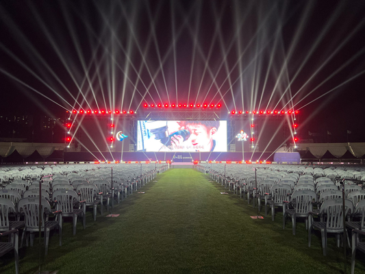 Einfach zu verbinden und zu deinstallieren Outdoor-Full-Colour-LED-Display für Werbung Multimedia-Stadion Bühnenmiete Show und mehr