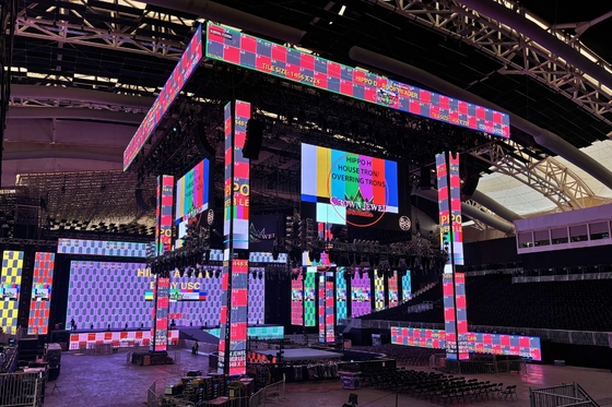 Die-Guss-Aluminium-Bildschirme Außenwerbung und Handelszentren mit großen Bildschirmen RGB LED-Display P8