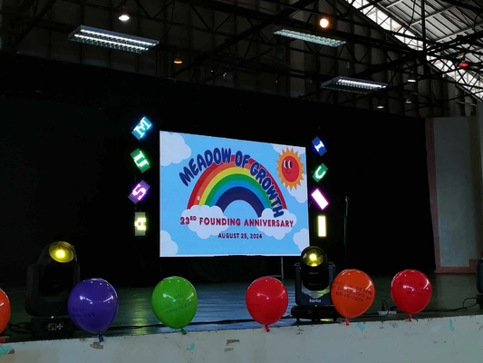Verbessern Sie Ihr Display mit 960*960mm RGB LED Display 5500Nits Helligkeit und lebendige Farbe