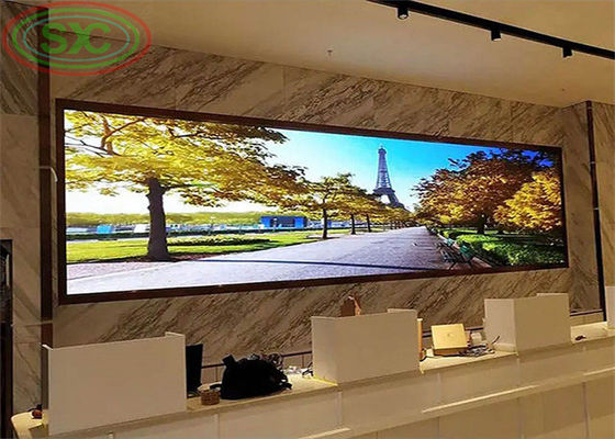 Innenraum-Full-Colour-LED-Display mit 3 in 1 SMD 2121-LEDs und 4 mm Pixel Pitch für hohe Auflösung und Farbgenauigkeit
