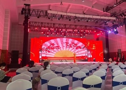 Vollfarbige LED-Anzeige Modul P10 1RGB Aufgehängte LED-Werbeanzeige