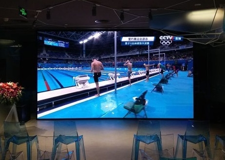 Warmverkauf Großformat hohe Stabilität P8LED Billboard Commercial Center LED-Display Bildschirm