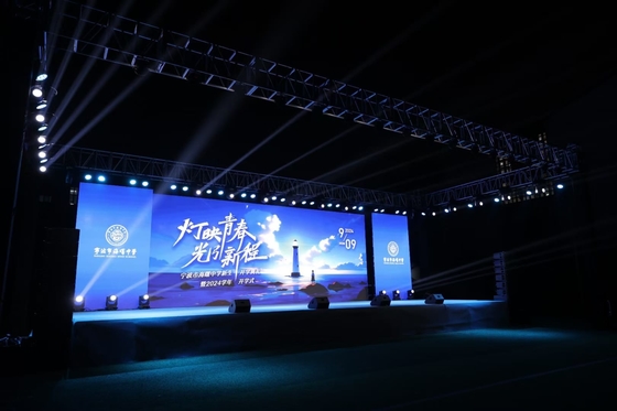 Veranstaltungsbühne Vollfarbe 320*160mm P2.5 GOB LED-Display Innenraum Wasserdichtes Led-Bildschirm