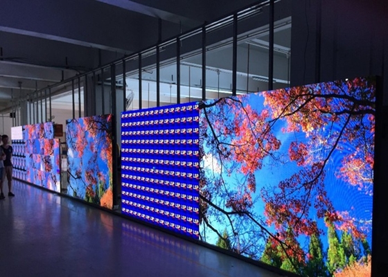 Vermietung von Druckguss-Aluminium-Bildschirm Kurvoberfläche Bildschirm HD P10 Großes LED-Outdoor-Display IP65 320*160mm