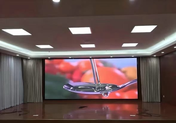 Innenraum-Full-Colour-LED-Display SMD P3 mit 3mm Pixel-Konfiguration und 111111 Pixel/m2 für klare und lebendige Bilder