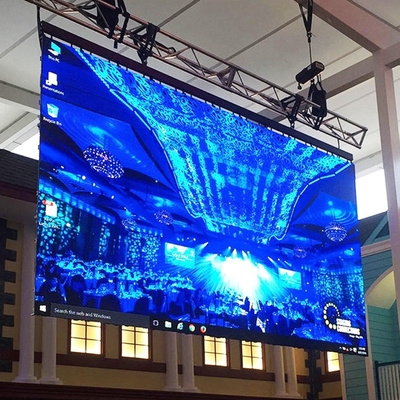 Anpassbare Bildschirmgröße Marketing LED-Bildschirme mit 100000 Stunden Lebensdauer und 2mm Smd2727/2525/1921 LED-Form