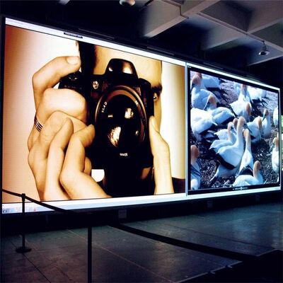 Indoor P2.5 Full Color LED Display bietet hochauflösende Bilder für Live-Bühnenveranstaltungen Kirchen und High-End-Treffräume
