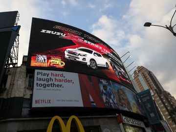 P4 Outdoor High-Definition Full-Colour LED-Bildschirm zur Vermietung von Werbebühnenkonzerten