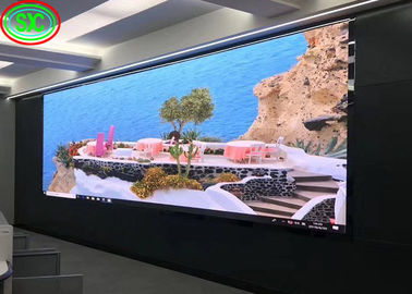 Festinstallation Innenbereich LED-Videowand 4 P5 P6 Weitblick ohne Geister