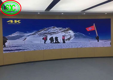 Vermietung geschwungener SMD HD Indoor Led Display Board, P3.9mm Vollfarb-LED-Schilder