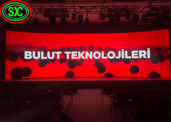 Innen- und Außenwerbung gekrümmter LED-Display Bildschirm IP34 3,91 mm Pixel Pitch gekrümmter LED-Display