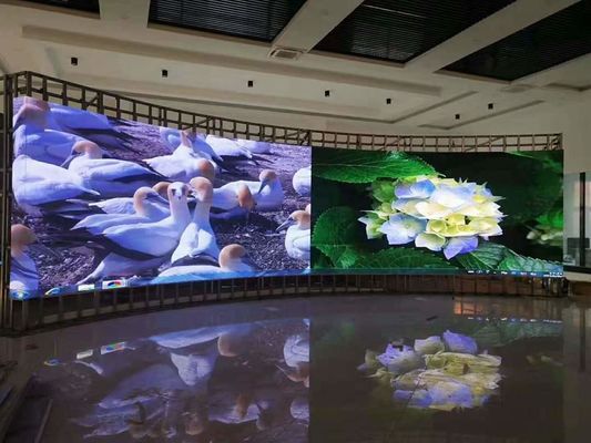Guter Preis Wasserdicht HD Anpassbares Mietbildschirm P4 Innenraum Vollfarb-LED-Display Online