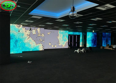 Ultrachleiner, schmierfreier Aluminium-Druckbildschirm RGB P2.5 7500cd/m2 Innenwerbe-LED-Display