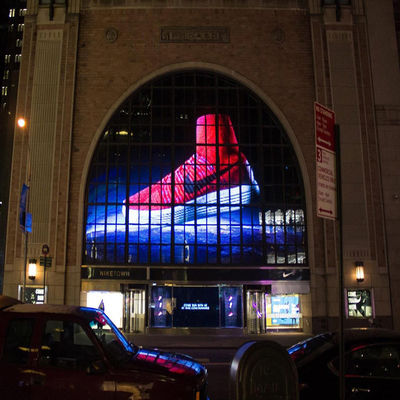 Transparenter LED-Bildschirm 5000 cd/m2 32768 Pixeldichte